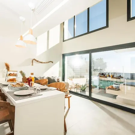 Serene Halkidiki - Cfront Private Pool نيا إيراكليا